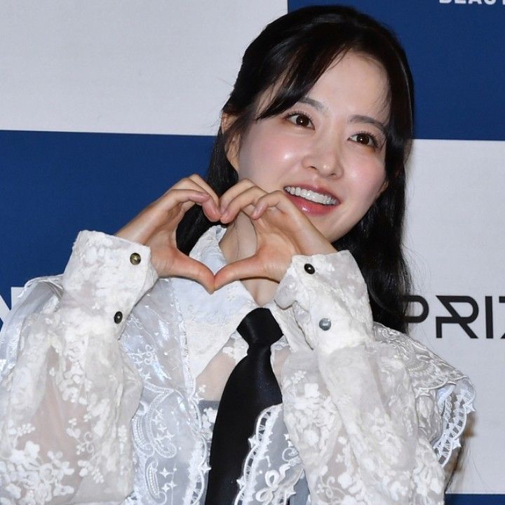 Behind-the-scenes cut of Park Boyoung