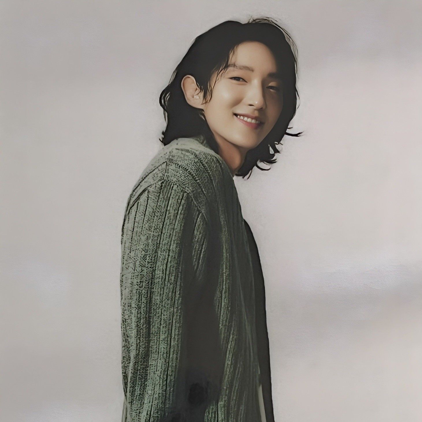 Foto terbaru dari Lee Joongi