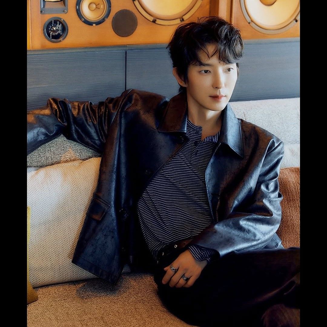 A moment captured by a fan of Lee Joongi