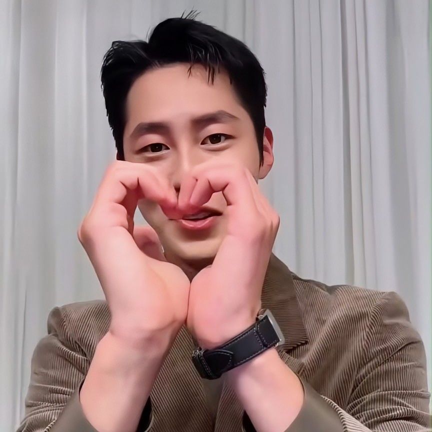 Behind-the-scenes cut of Lee Jaewook