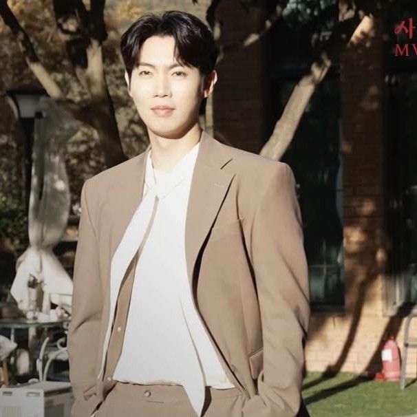 Latest photo of Son Taejin