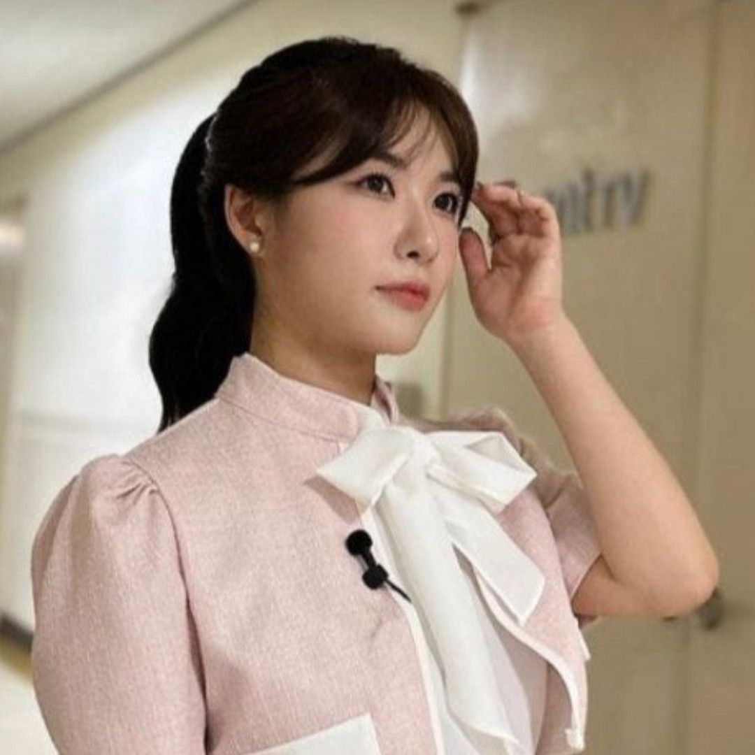 Behind-the-scenes cut of Ryu Wonjung