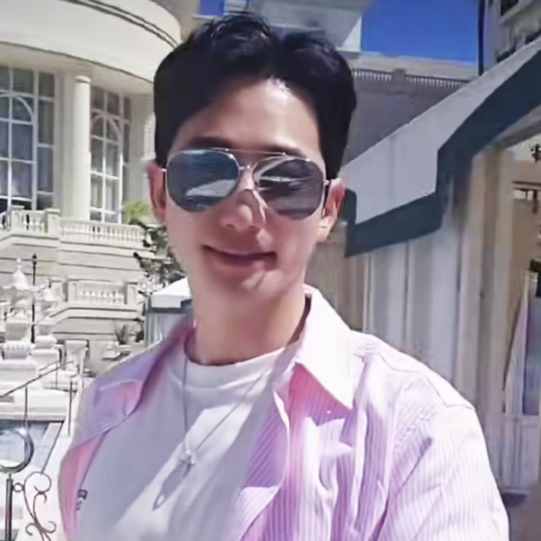 Behind-the-scenes cut of Park Sihoo