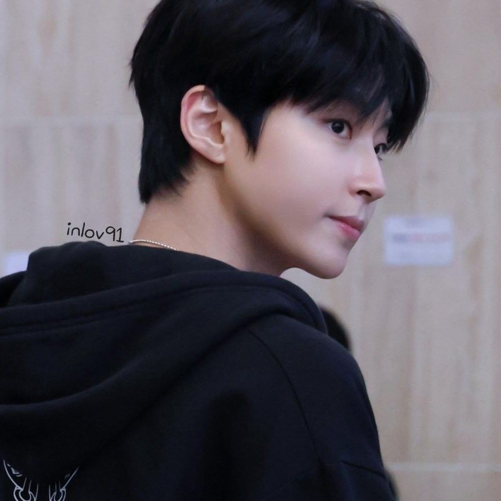 Latest photo of Hwang Inyoup