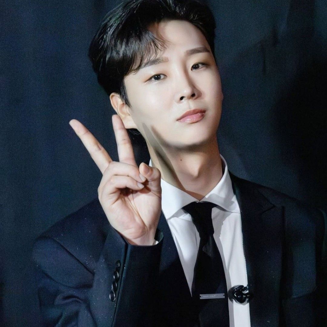Latest photo of Song Minjun