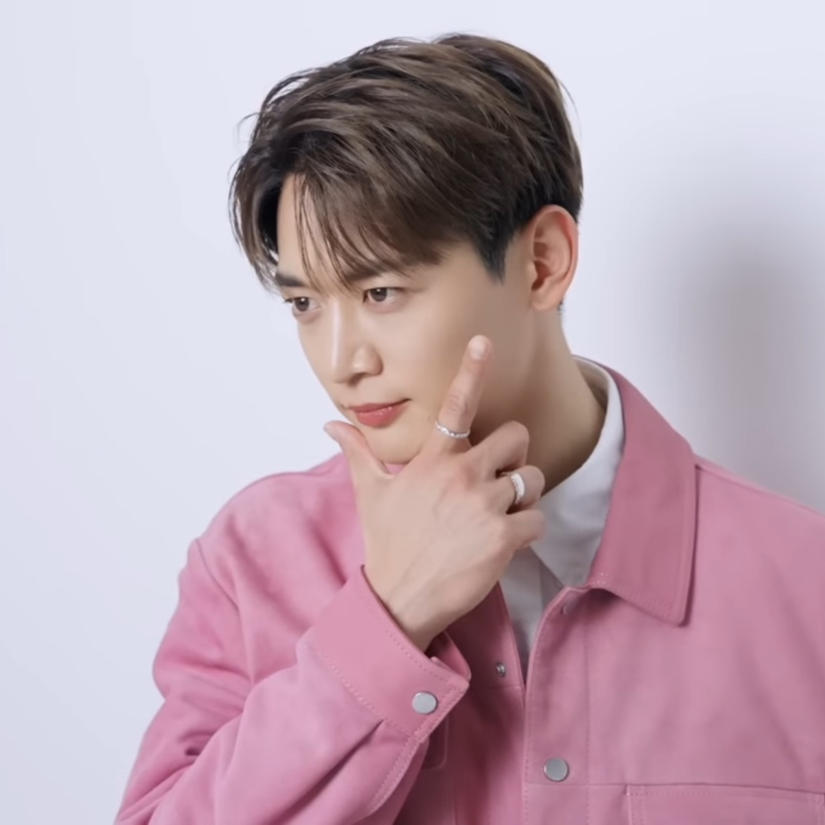 Behind-the-scenes cut of Choi Minho