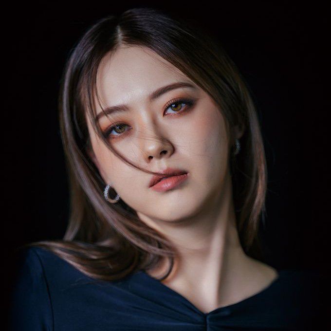 Behind-the-scenes cut of Go Ara