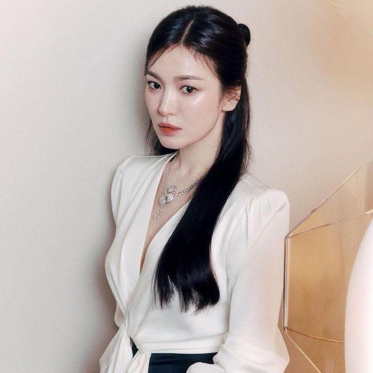 Recent activity shot of Song Hyekyo