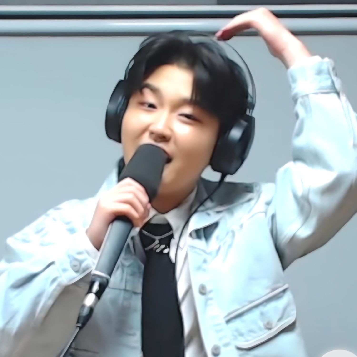 Behind-the-scenes cut of Park Sungon