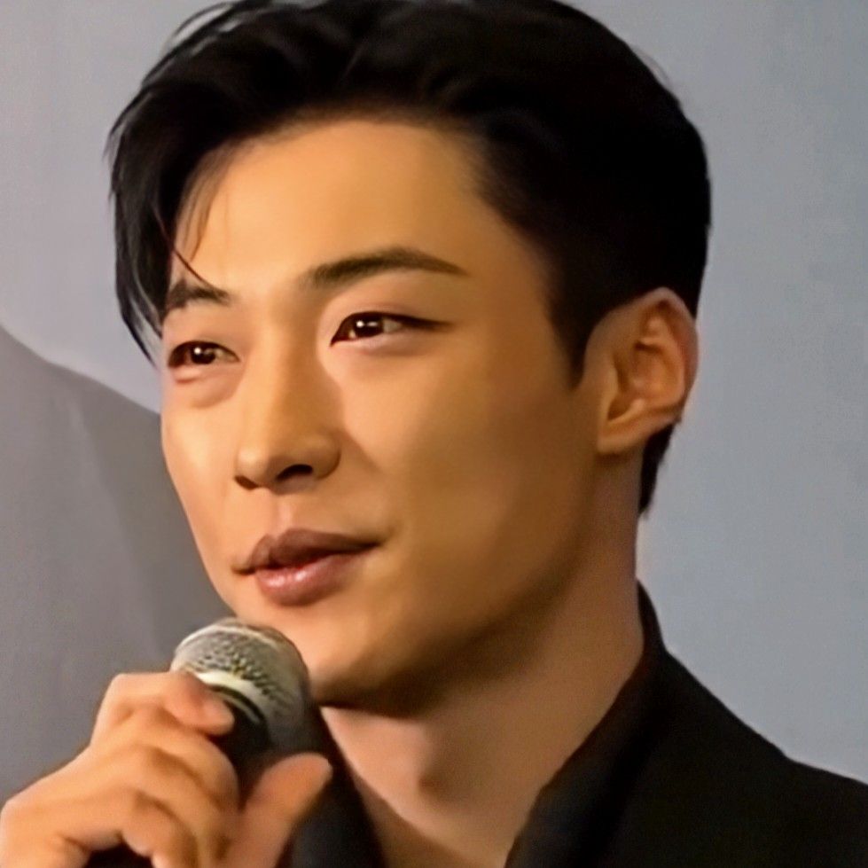 A moment captured by a fan of Woo Dohwan