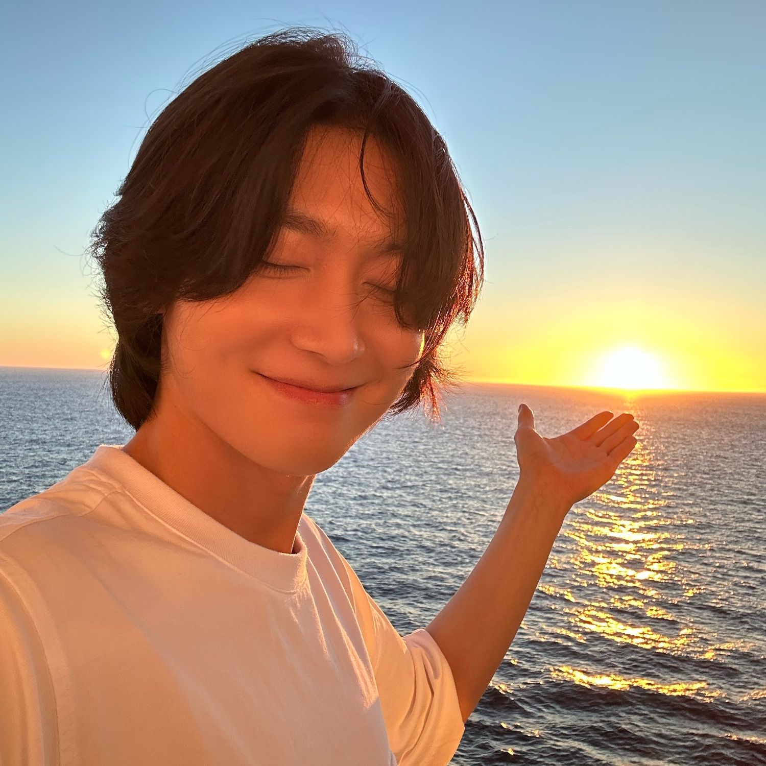 Behind-the-scenes cut of Kim Yongbin