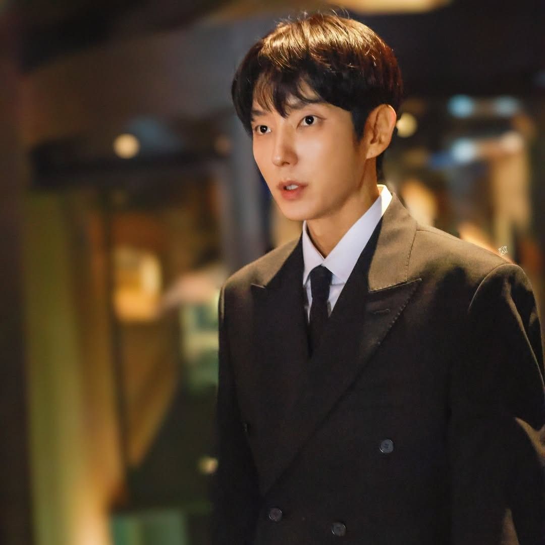 Behind-the-scenes cut of Lee Joongi