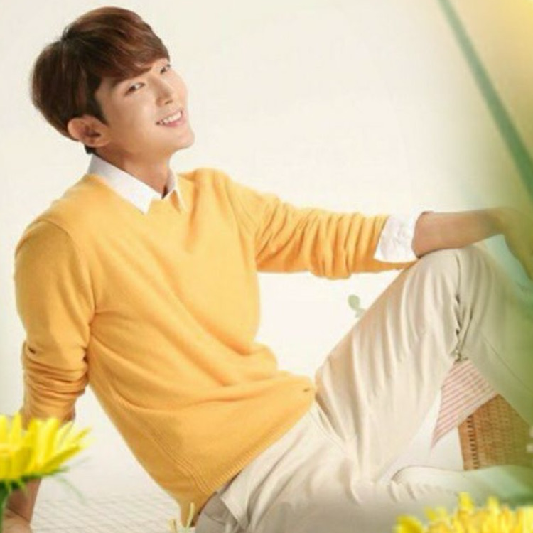 Behind-the-scenes cut of Lee Joongi