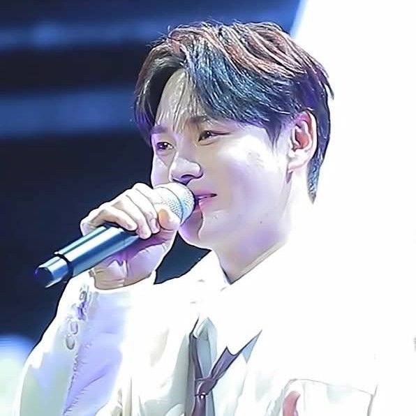 粉丝拍下的朴瑞镇瞬间