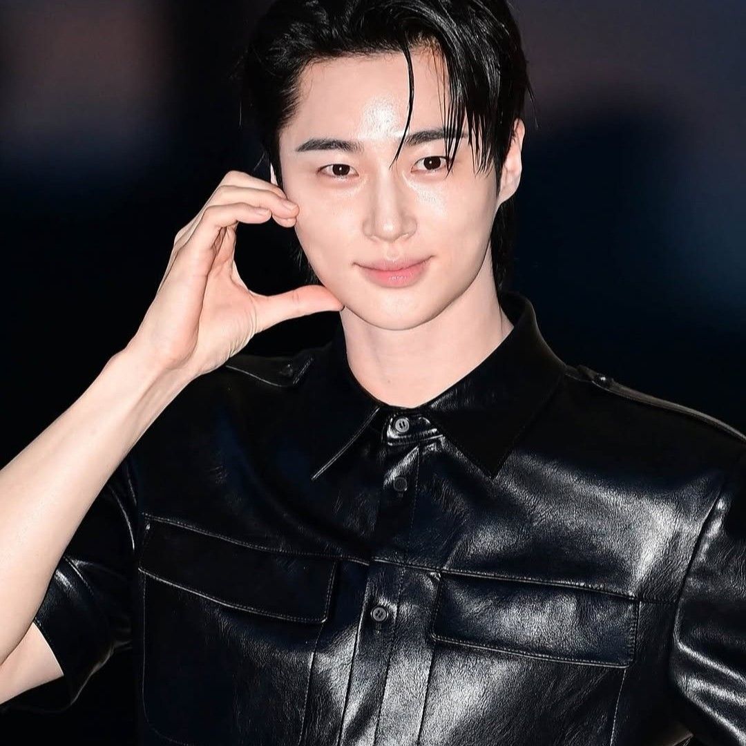 Latest photo of Byeon Wooseok
