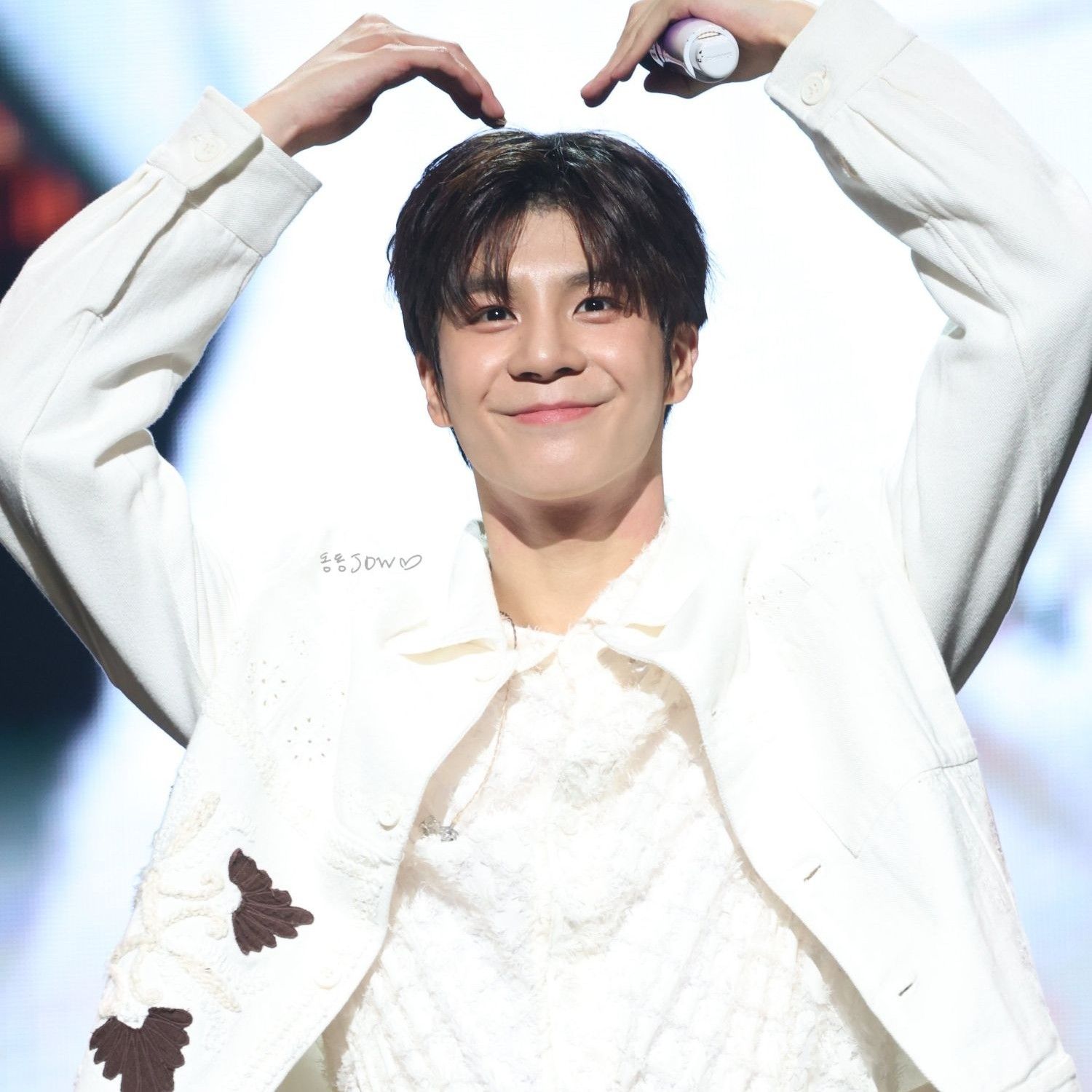 A moment captured by a fan of Jeong Dongwon