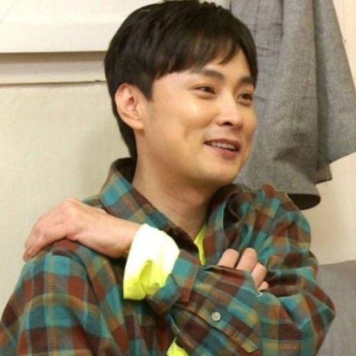 Recent activity shot of Min Kyunghoon