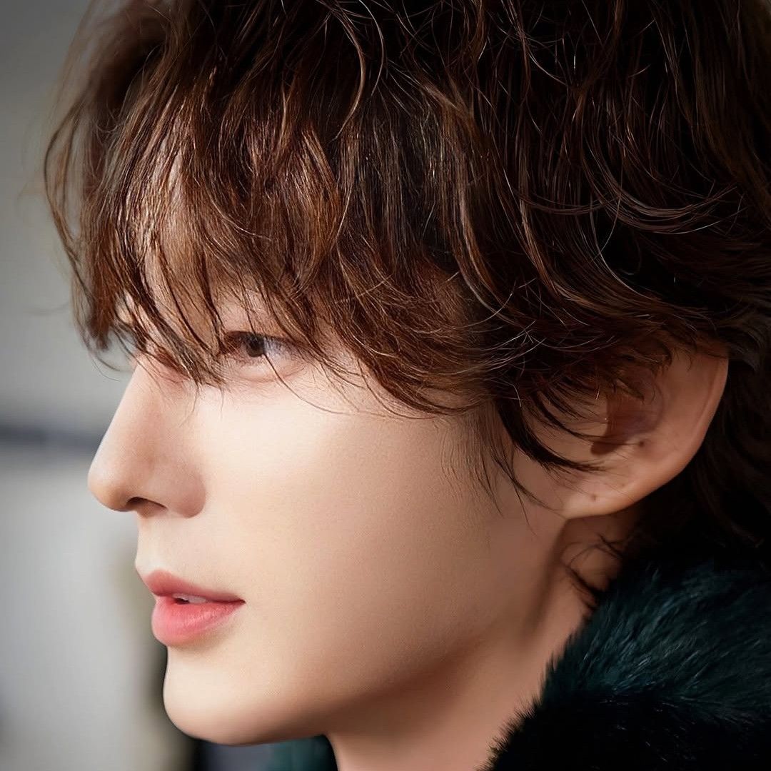 Behind-the-scenes cut of Lee Joongi
