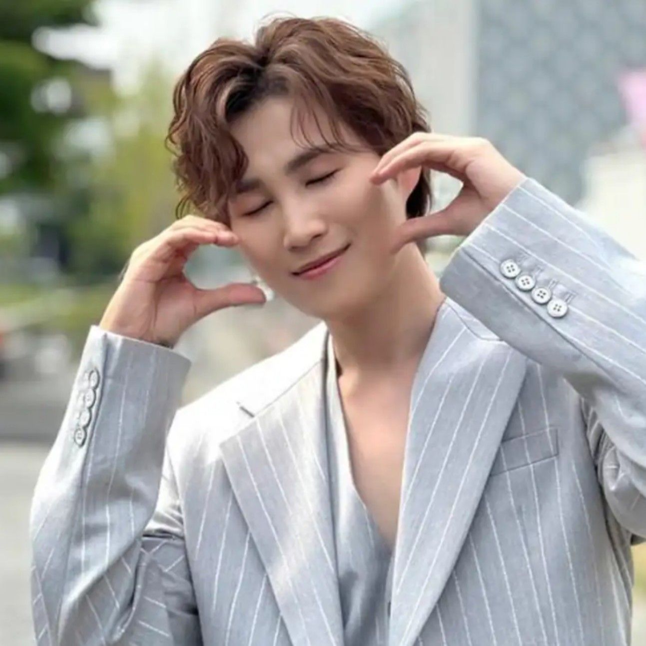 Behind-the-scenes cut of Kim Heejae