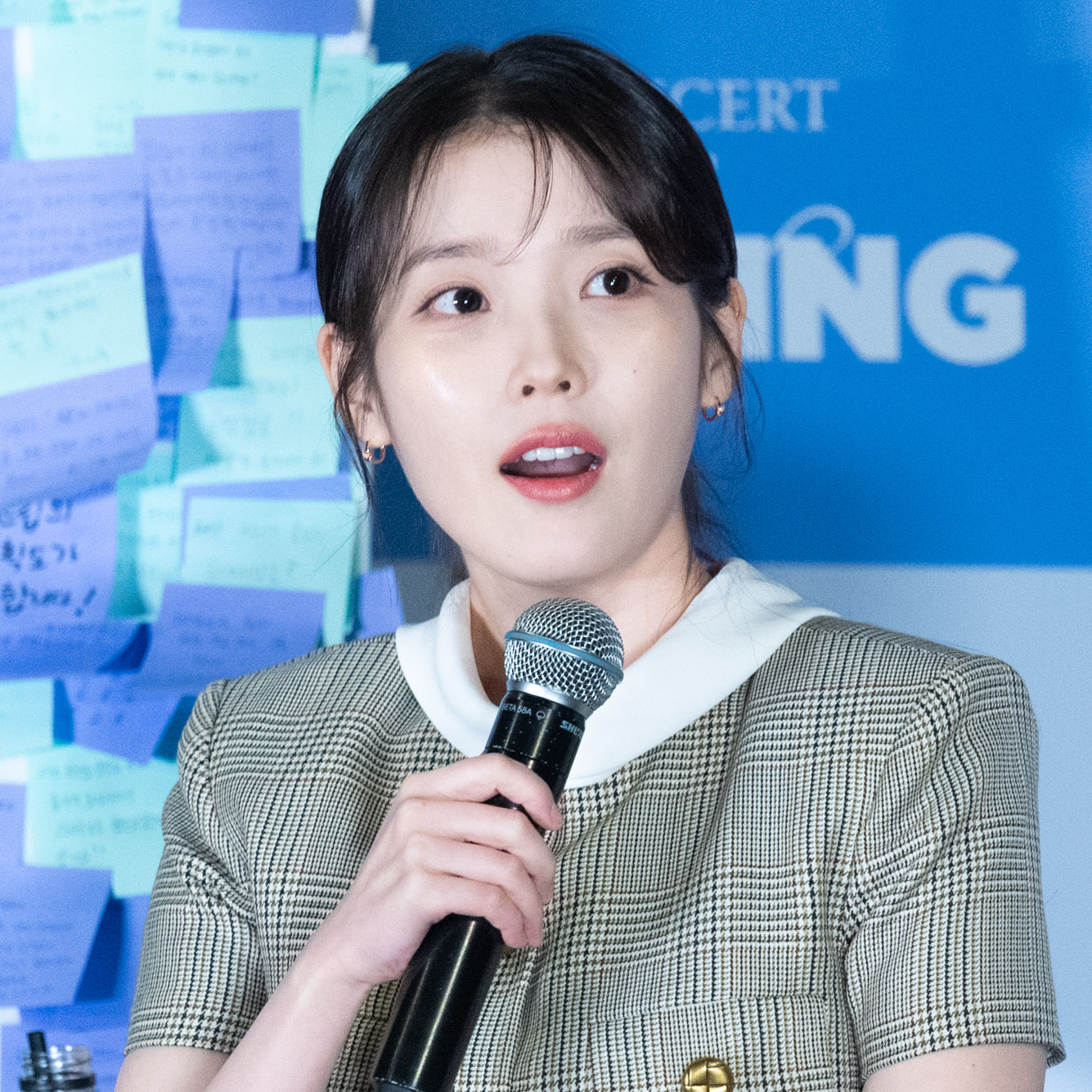 A moment captured by a fan of IU