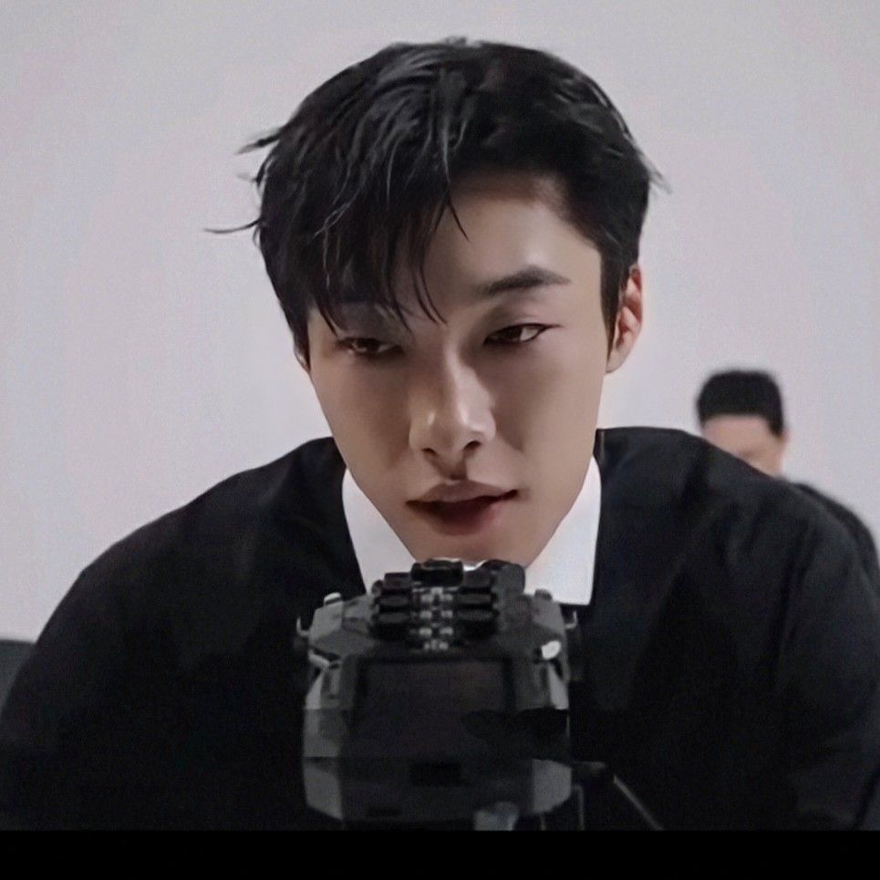 Behind-the-scenes cut of Woo Dohwan