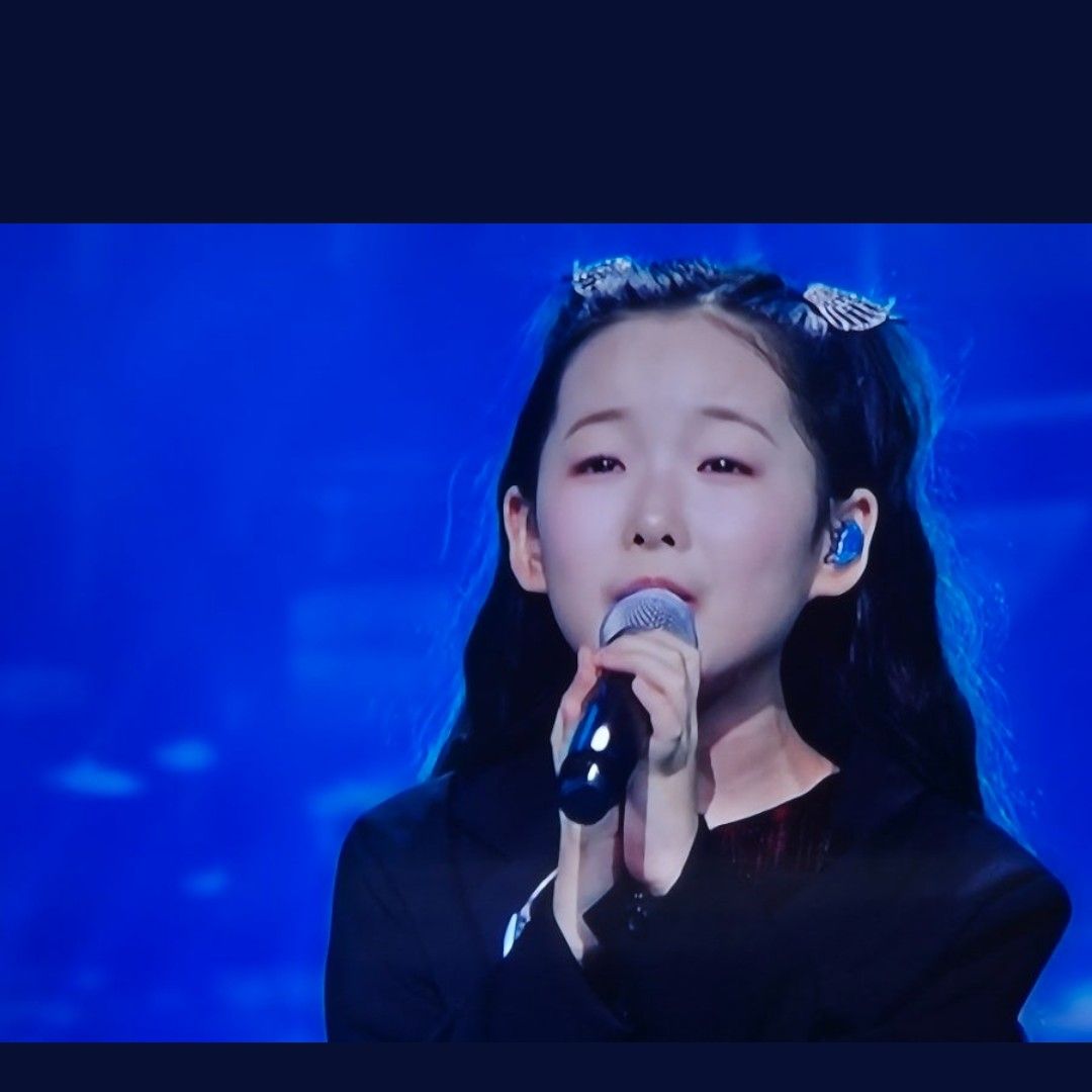 Behind-the-scenes cut of Lee Sooyeon