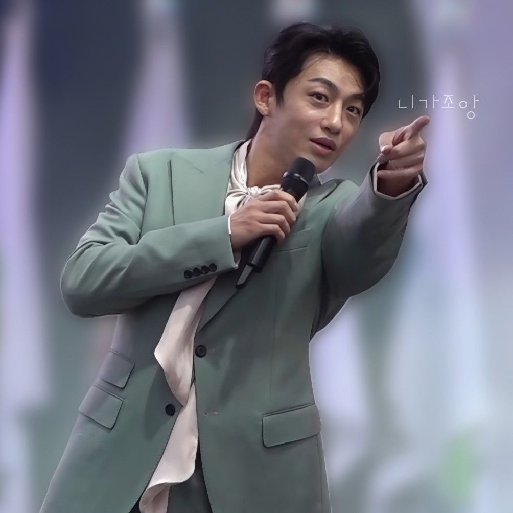 Latest photo of Shin Seungtae
