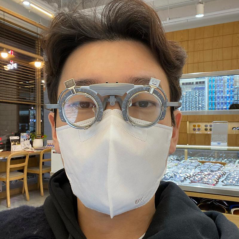 A moment captured by a fan of Cho Seungwoo 