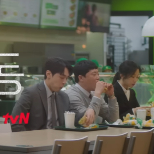 Behind-the-scenes cut of Mun Kayoung