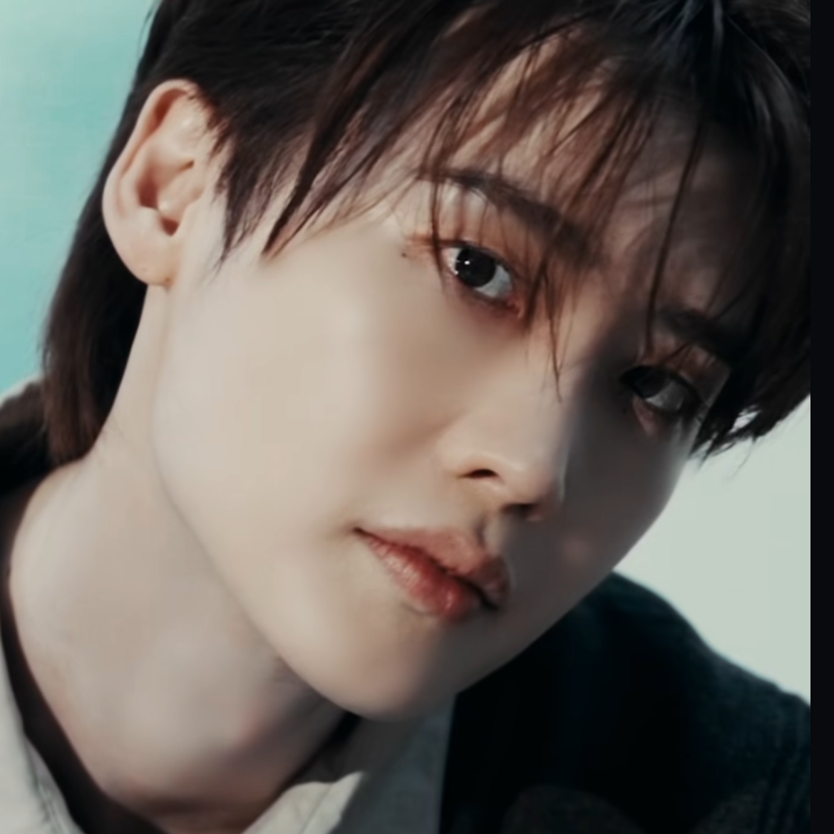 A moment captured by a fan of Lee Jongsuk
