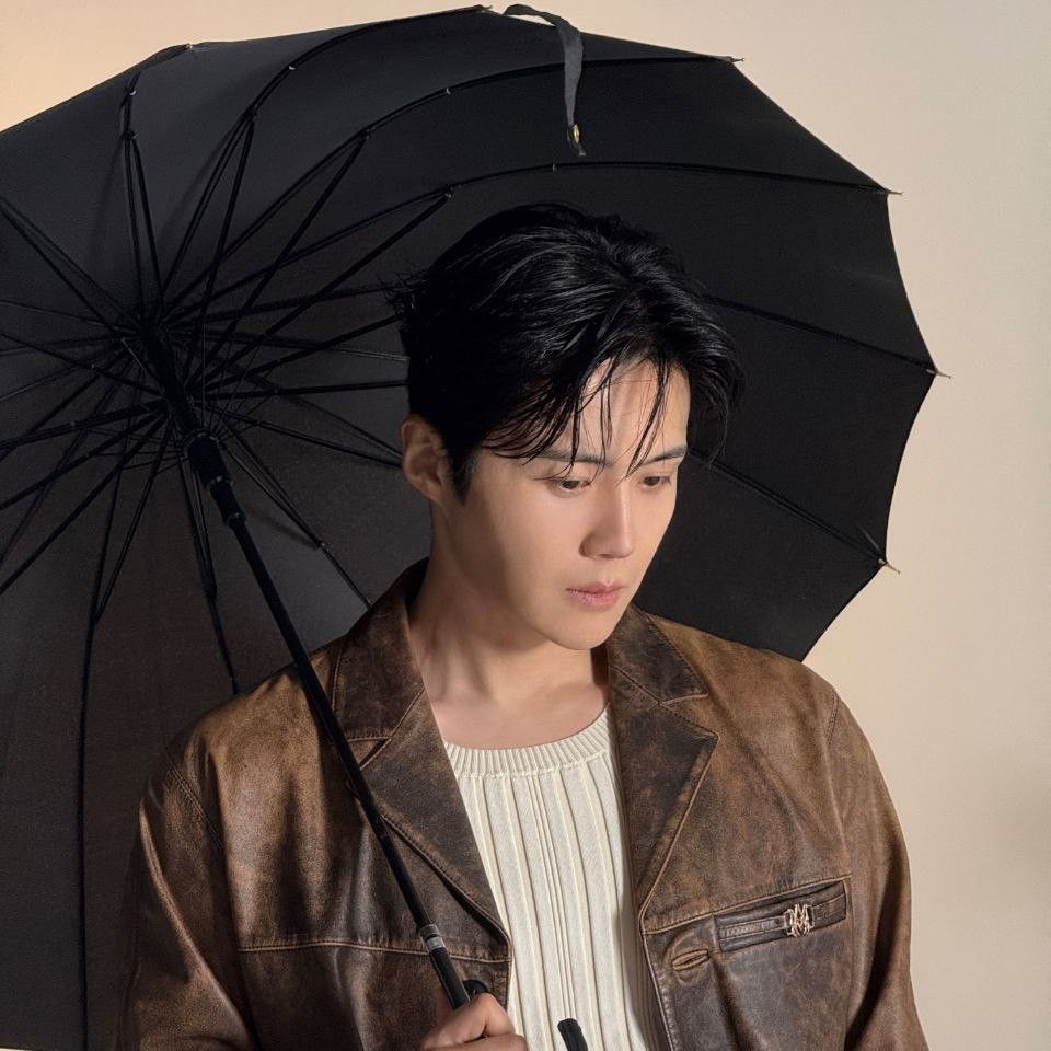 Behind-the-scenes cut of Kim Seonho