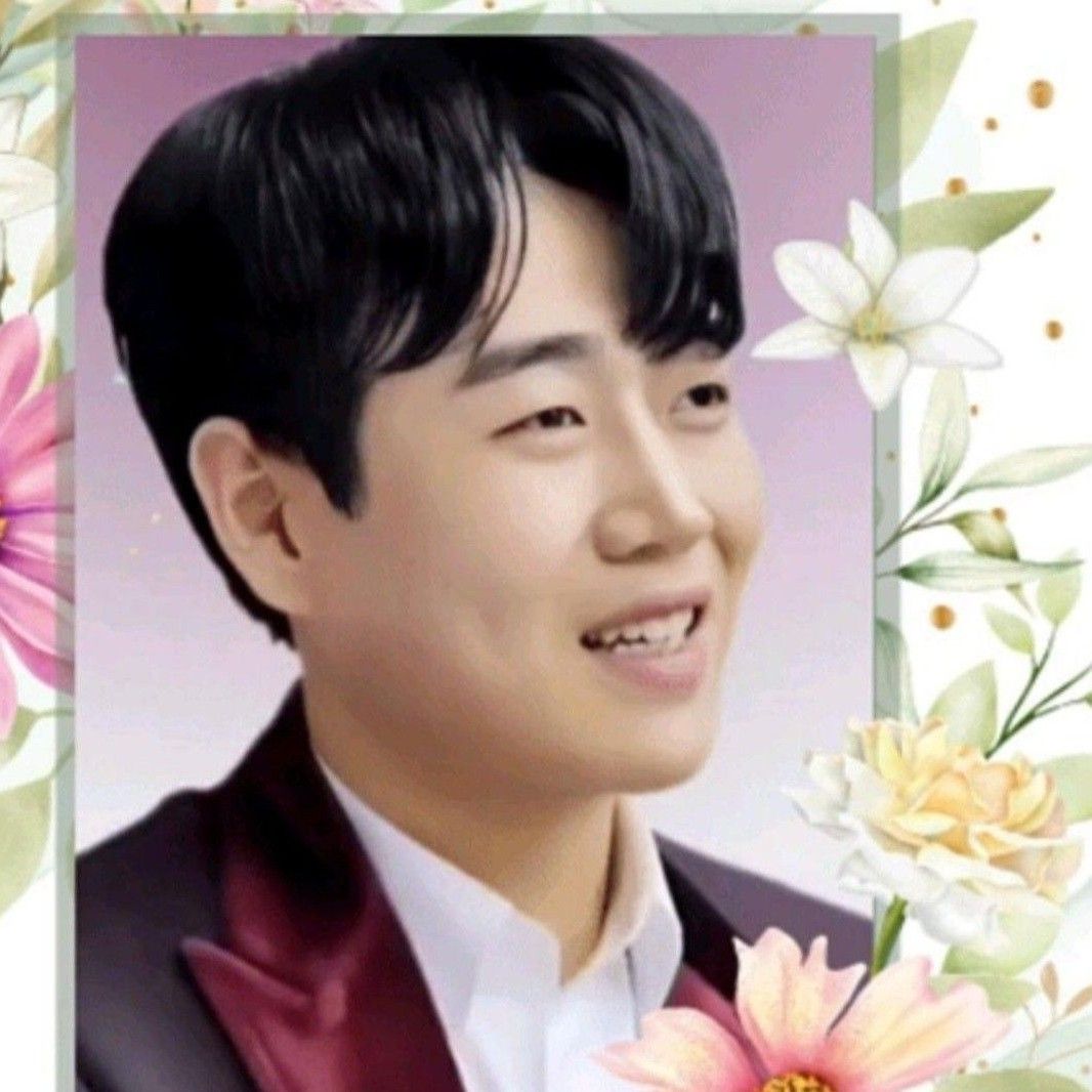 A moment captured by a fan of Hwang Youngwoong