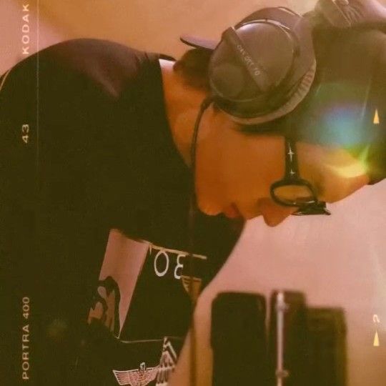 A moment captured by a fan of Lee Joongi