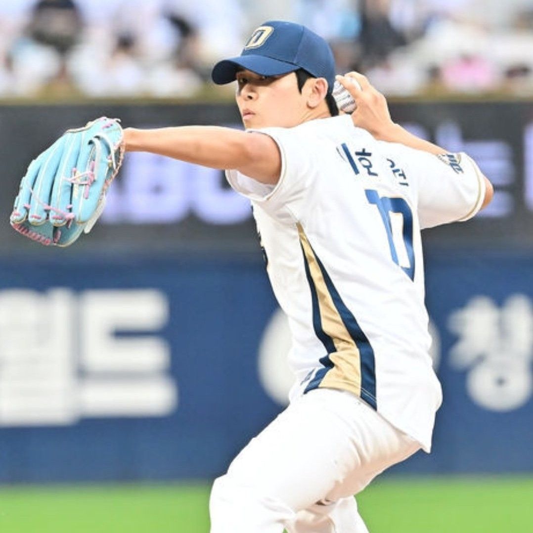 Behind-the-scenes cut of Hoya