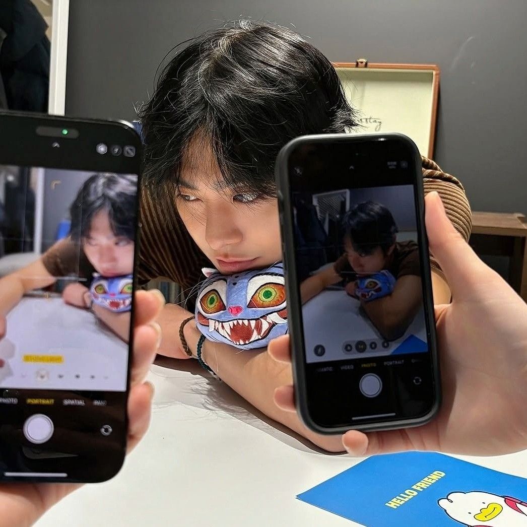 A moment captured by a fan of Ahn Hyoseop