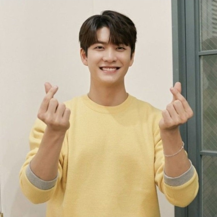 Behind-the-scenes cut of Kang Taeoh