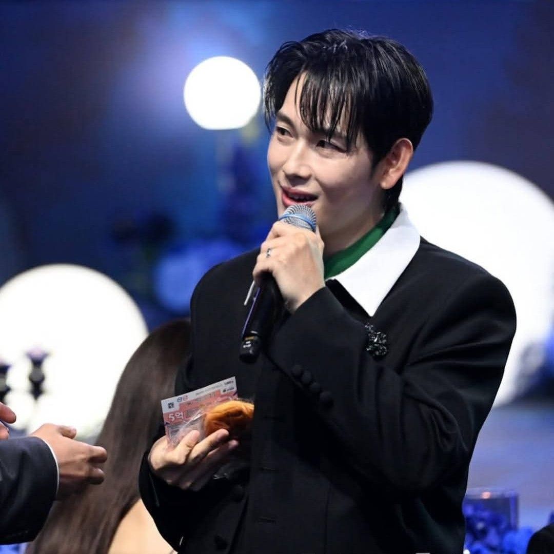 Latest photo of Yim Siwan