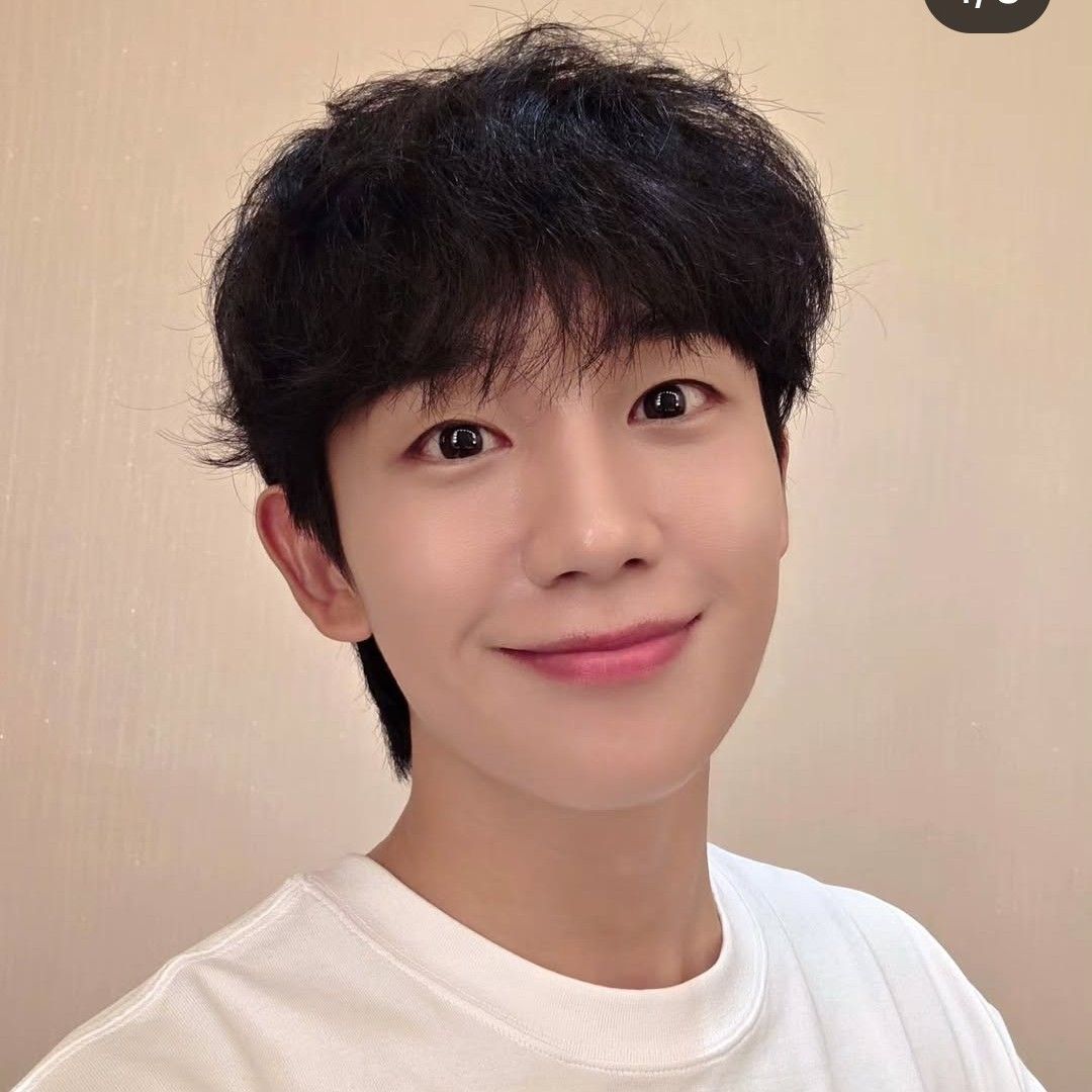Latest photo of Jung Haein