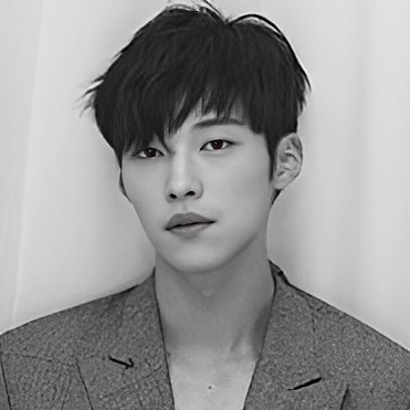 A moment captured by a fan of Woo Dohwan
