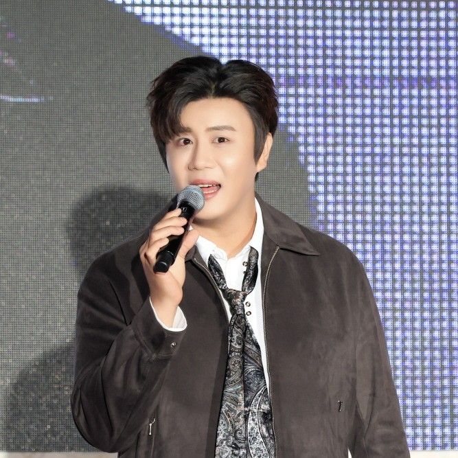 チン・ヘソンの最新写真