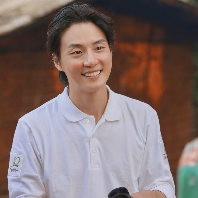 A moment captured by a fan of Yoon Shiyoon