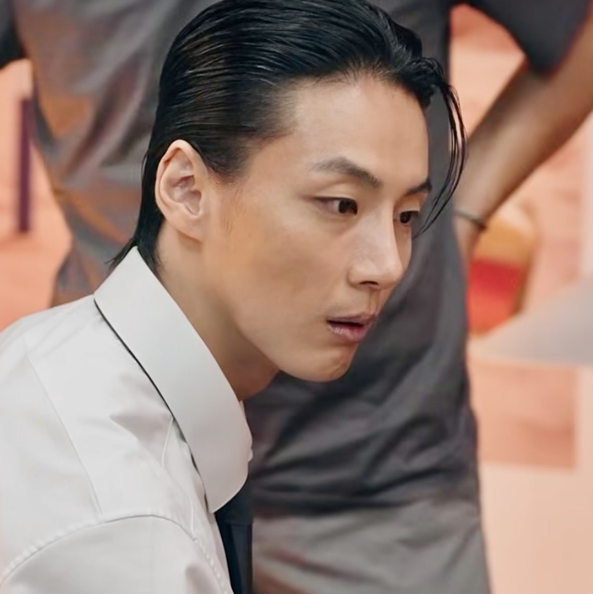 Behind-the-scenes cut of Yoon Shiyoon