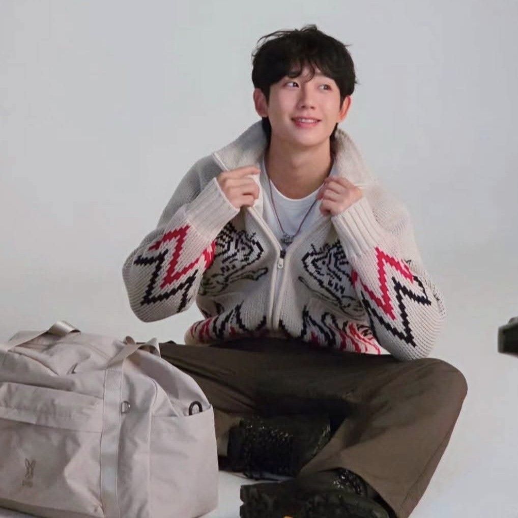 Behind-the-scenes cut of Jung Haein