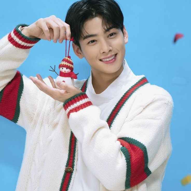 Behind-the-scenes cut of Cha Eunwoo