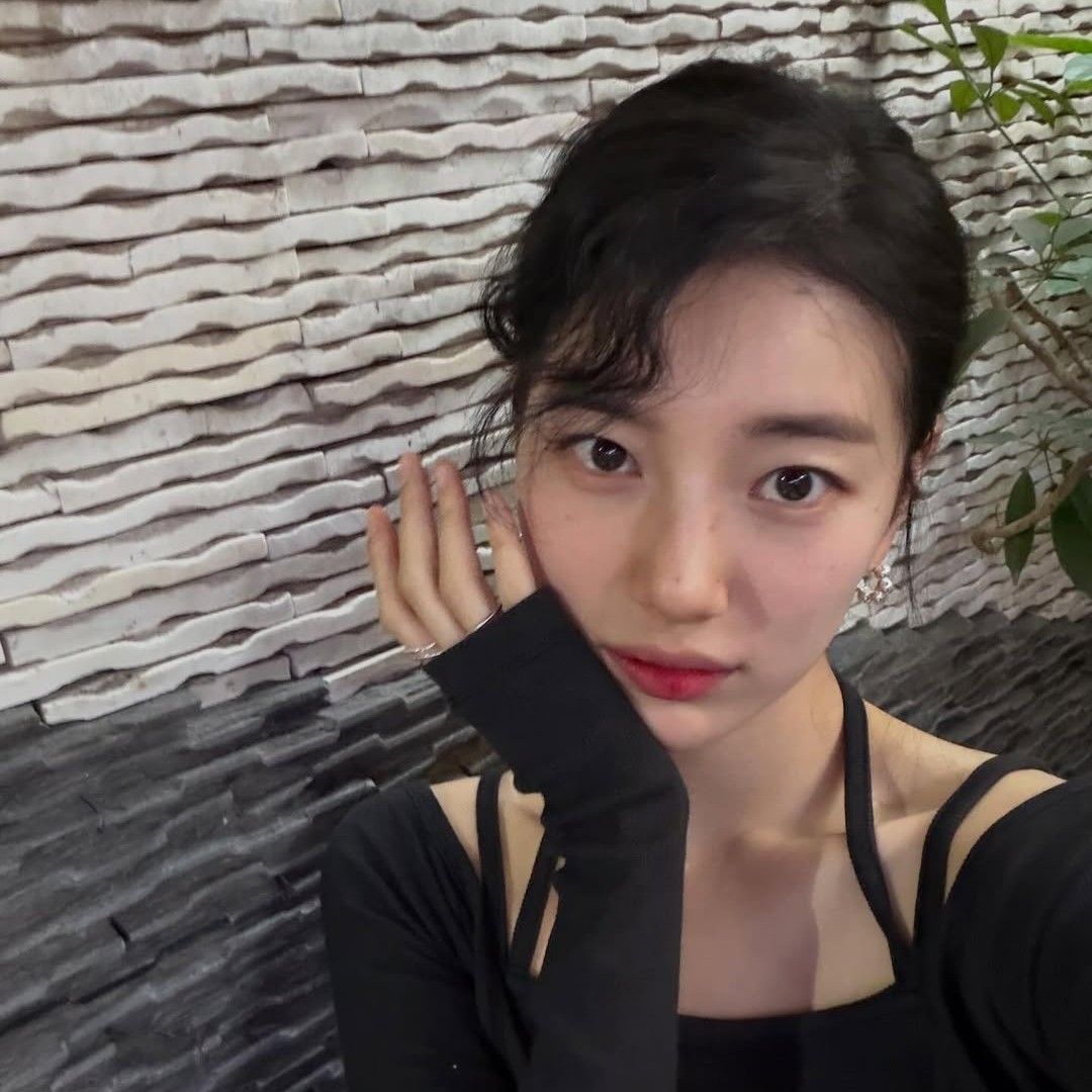 Recent activity shot of Bae Suzy