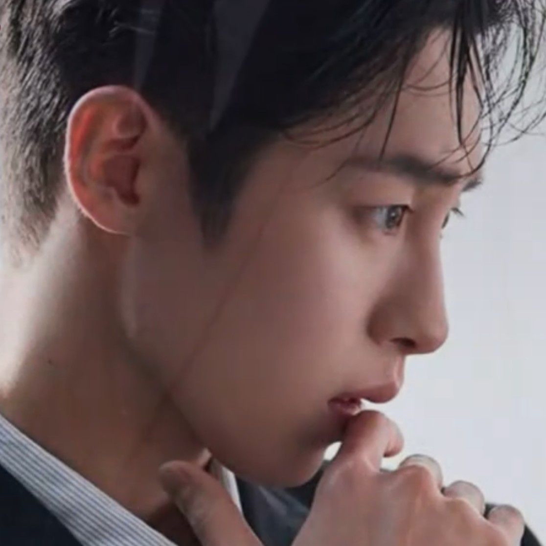 Behind-the-scenes cut of Lee Jaewook