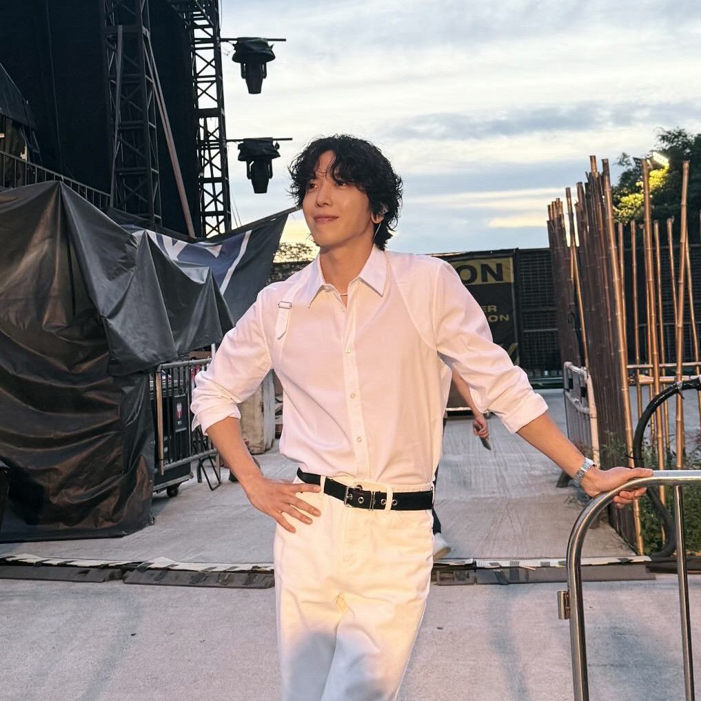 A moment captured by a fan of Jung Yonghwa