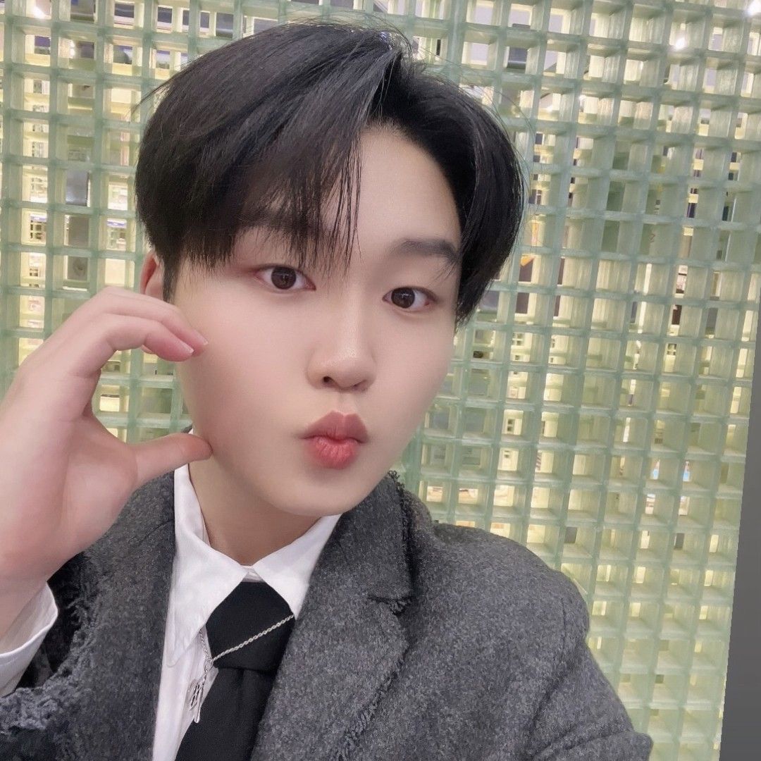 A moment captured by a fan of Park Sungon