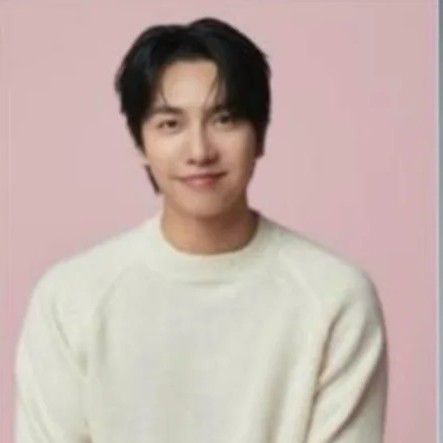 Latest photo of Lee Seunggi