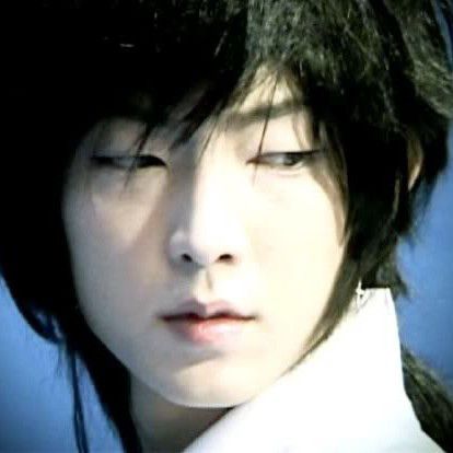 Behind-the-scenes cut of Lee Joongi
